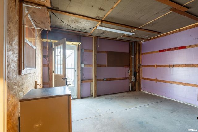 308 S Spillertown Road, Marion, IL 62959