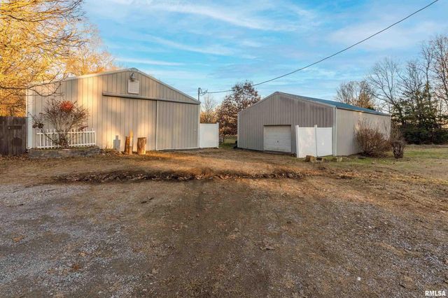 308 S Spillertown Road, Marion, IL 62959
