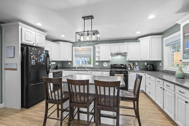 107 W SUMNER STREET, Weyauwega, WI 54983