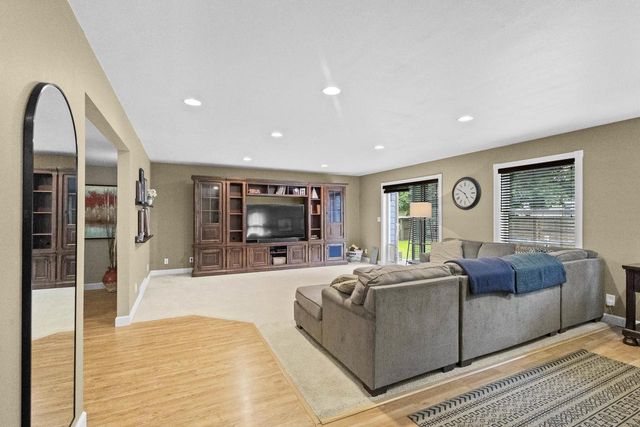 107 W SUMNER STREET, Weyauwega, WI 54983