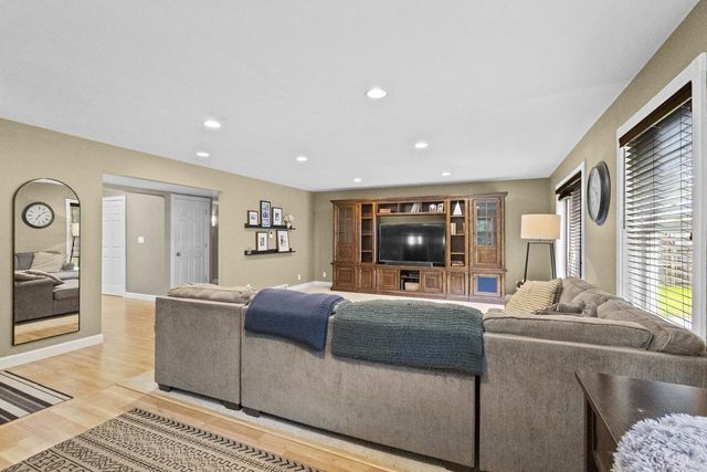 107 W SUMNER STREET, Weyauwega, WI 54983