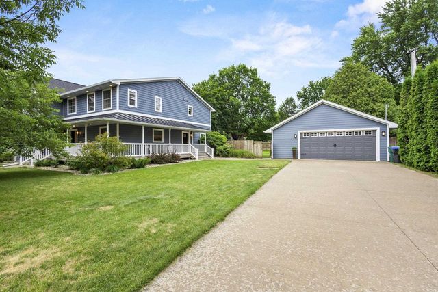 107 W SUMNER STREET, Weyauwega, WI 54983