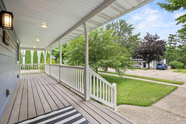 107 W SUMNER STREET, Weyauwega, WI 54983