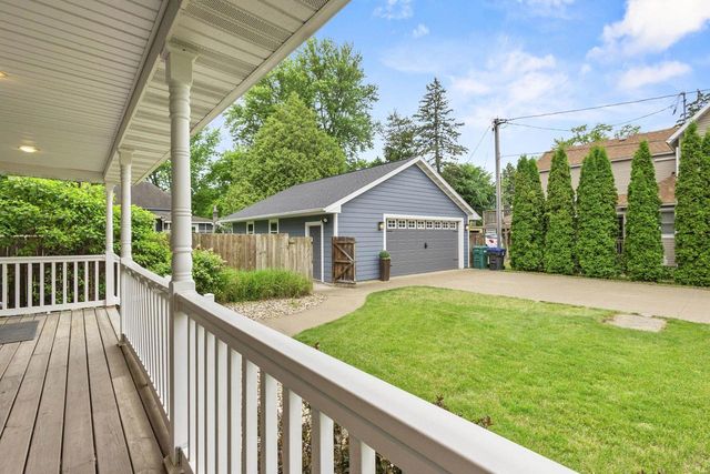 107 W SUMNER STREET, Weyauwega, WI 54983