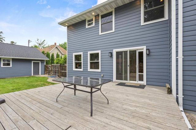 107 W SUMNER STREET, Weyauwega, WI 54983