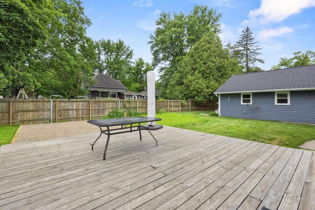 107 W SUMNER STREET, Weyauwega, WI 54983