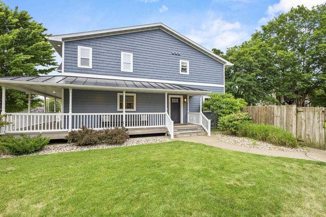 107 W SUMNER STREET, Weyauwega, WI 54983