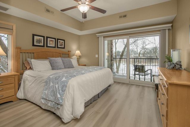 10806 S Shore Drive 109, Plymouth, MN 55441