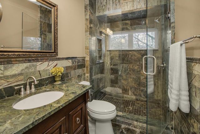 10806 S Shore Drive 109, Plymouth, MN 55441