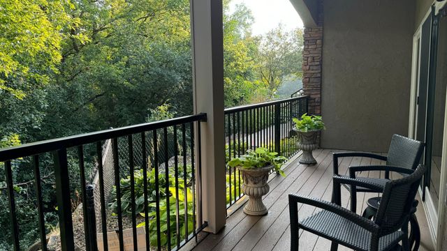 10806 S Shore Drive 109, Plymouth, MN 55441