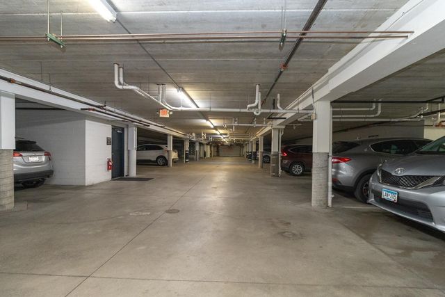 10806 S Shore Drive 109, Plymouth, MN 55441