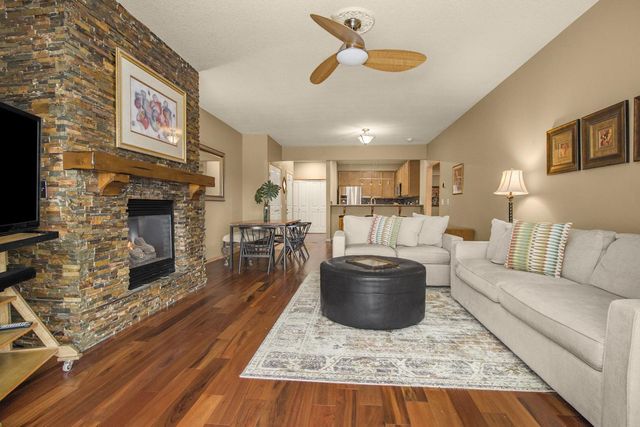 10806 S Shore Drive 109, Plymouth, MN 55441