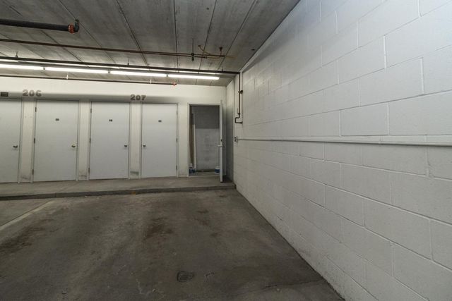 10806 S Shore Drive 109, Plymouth, MN 55441