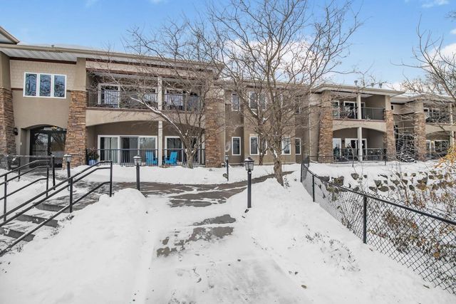 10806 S Shore Drive 109, Plymouth, MN 55441