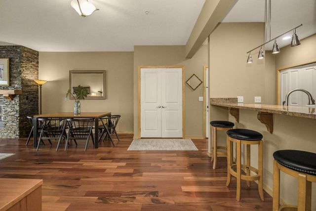 10806 S Shore Drive 109, Plymouth, MN 55441