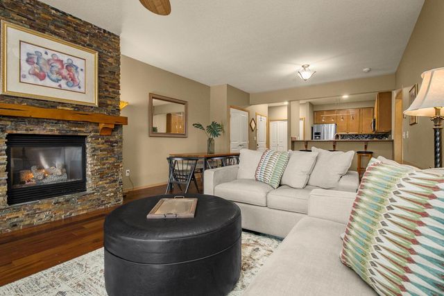 10806 S Shore Drive 109, Plymouth, MN 55441