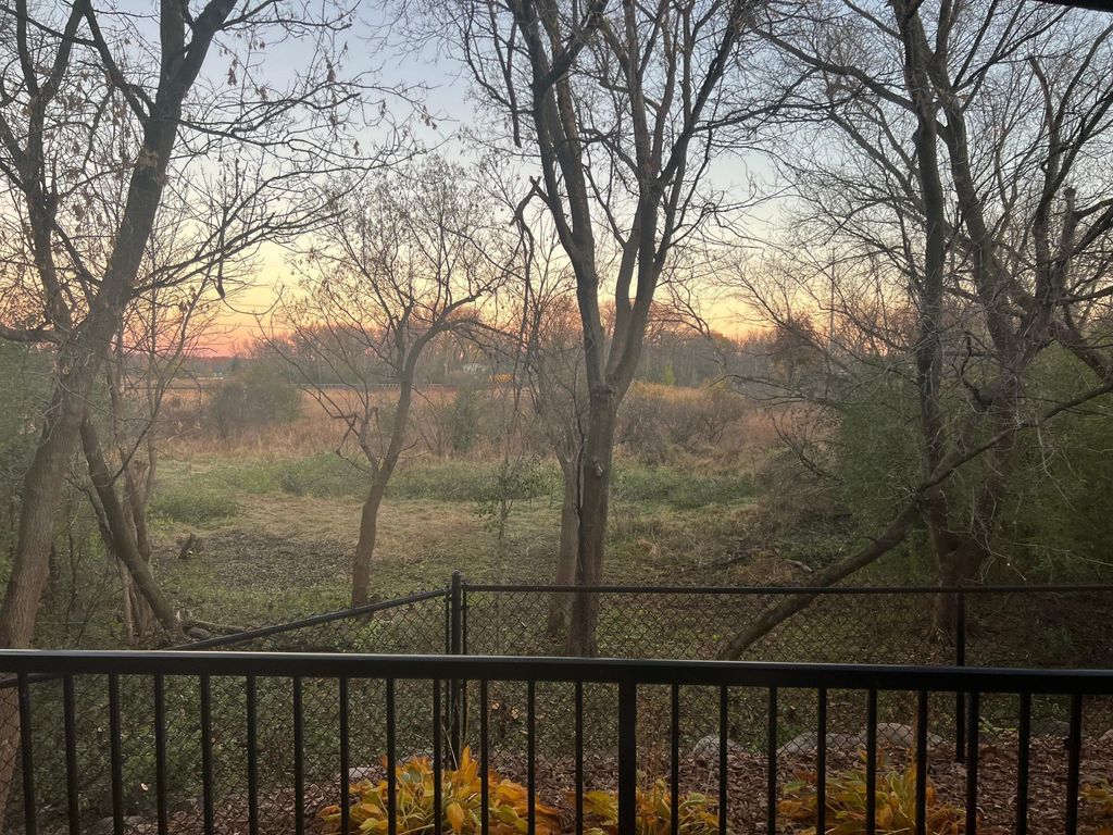 10806 S Shore Drive 109, Plymouth, MN 55441