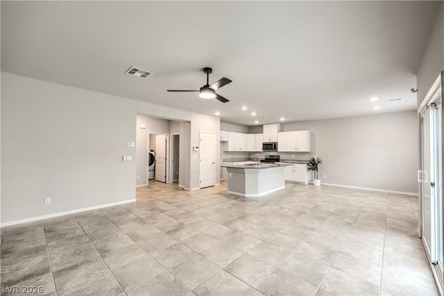 941 WILLOW BERRY Avenue, North Las Vegas, NV 89032