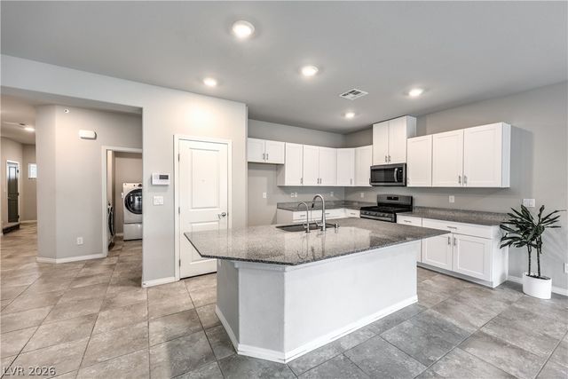 941 WILLOW BERRY Avenue, North Las Vegas, NV 89032