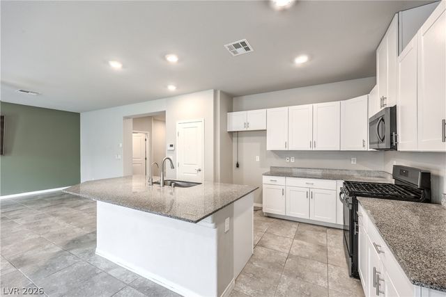 941 WILLOW BERRY Avenue, North Las Vegas, NV 89032