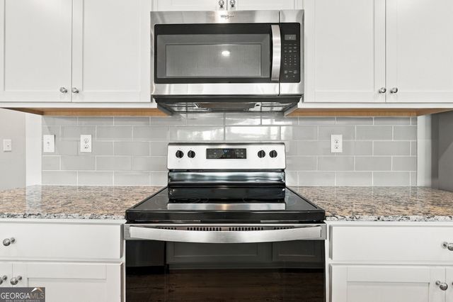 5313 Melbourne Lane, Flowery Branch, GA 30542