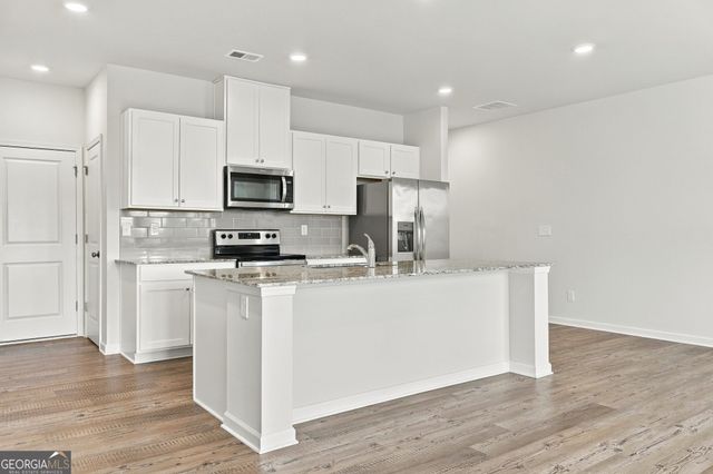 5313 Melbourne Lane, Flowery Branch, GA 30542