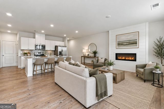 5313 Melbourne Lane, Flowery Branch, GA 30542