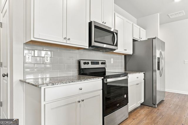 5313 Melbourne Lane, Flowery Branch, GA 30542