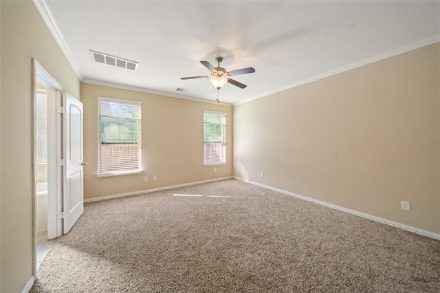 667 Oak Circle Drive E, Conroe, TX 77301