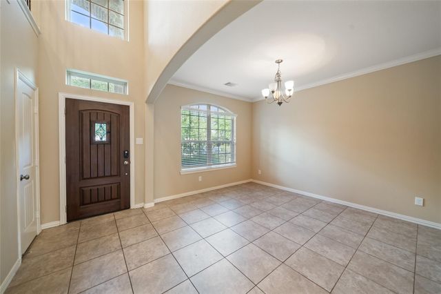 667 Oak Circle Drive E, Conroe, TX 77301