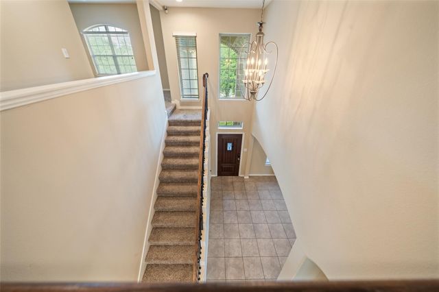 667 Oak Circle Drive E, Conroe, TX 77301