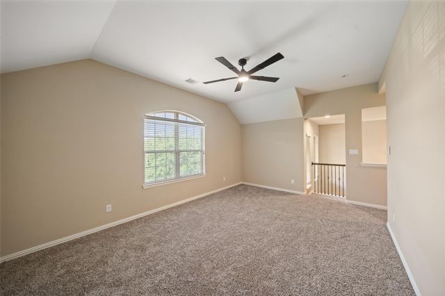 667 Oak Circle Drive E, Conroe, TX 77301