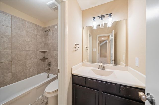 667 Oak Circle Drive E, Conroe, TX 77301