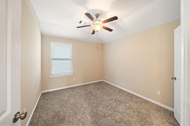 667 Oak Circle Drive E, Conroe, TX 77301