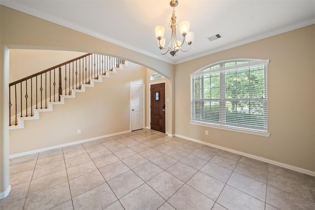 667 Oak Circle Drive E, Conroe, TX 77301