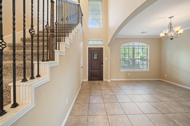 667 Oak Circle Drive E, Conroe, TX 77301