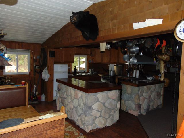 2072 Ff Hwy 16 Road, Iron River, MI 49935