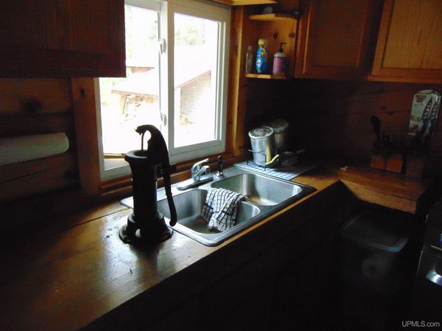 2072 Ff Hwy 16 Road, Iron River, MI 49935