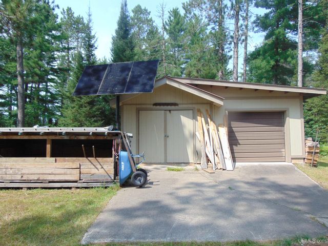 2072 Ff Hwy 16 Road, Iron River, MI 49935