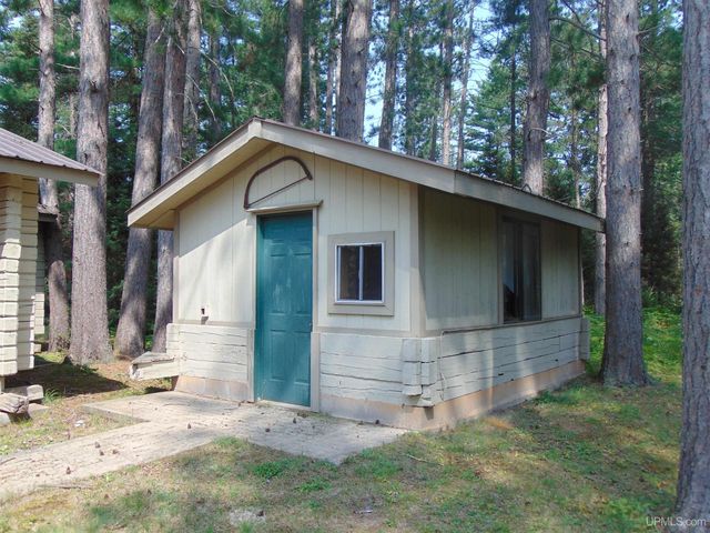 2072 Ff Hwy 16 Road, Iron River, MI 49935