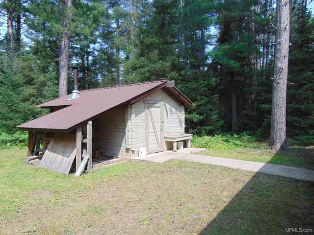 2072 Ff Hwy 16 Road, Iron River, MI 49935
