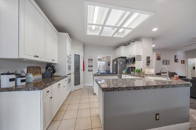 19725 Quercus Lobata Byway, Red Bluff, CA 96080