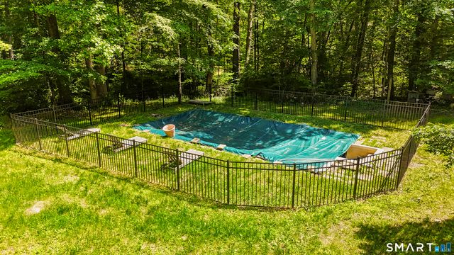33 Old Stagecoach Road, Redding, CT 06896