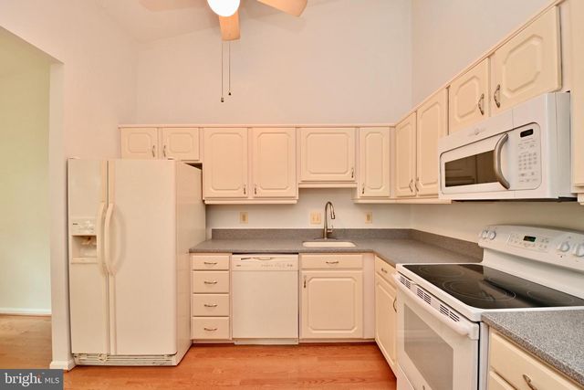 10048 WOOD SORRELS LN, Burke, VA 22015