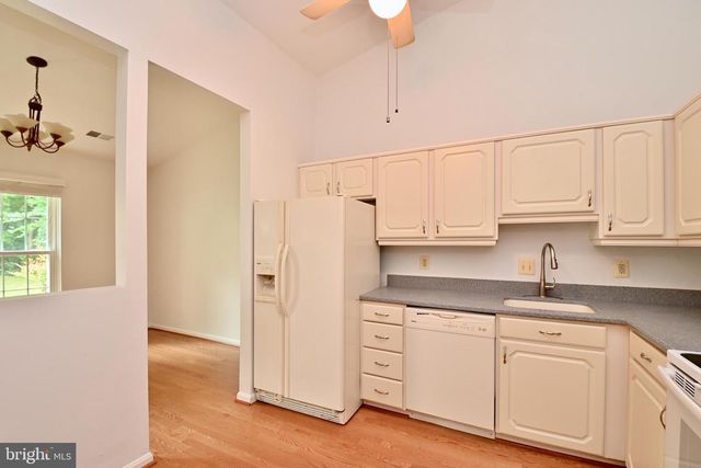 10048 WOOD SORRELS LN, Burke, VA 22015