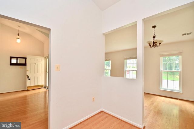 10048 WOOD SORRELS LN, Burke, VA 22015