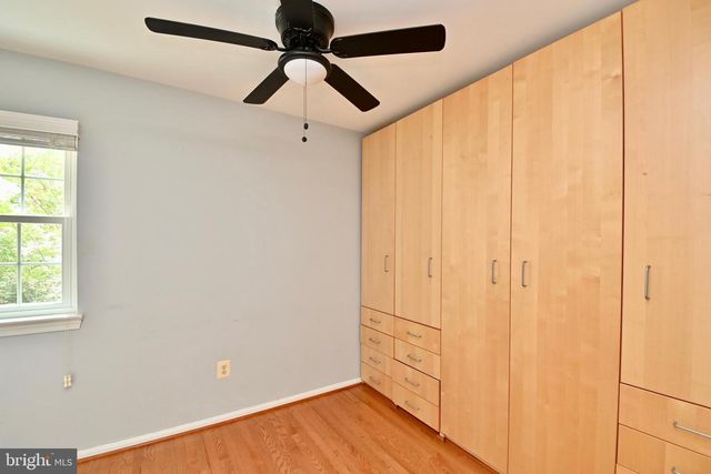 10048 WOOD SORRELS LN, Burke, VA 22015