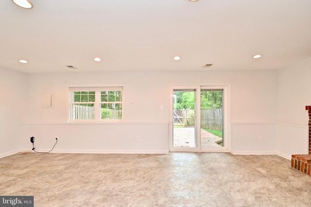 10048 WOOD SORRELS LN, Burke, VA 22015