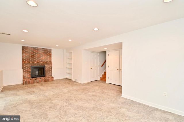 10048 WOOD SORRELS LN, Burke, VA 22015
