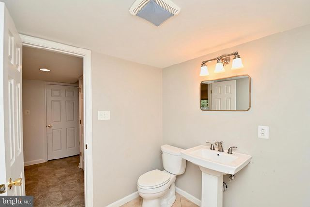 10048 WOOD SORRELS LN, Burke, VA 22015